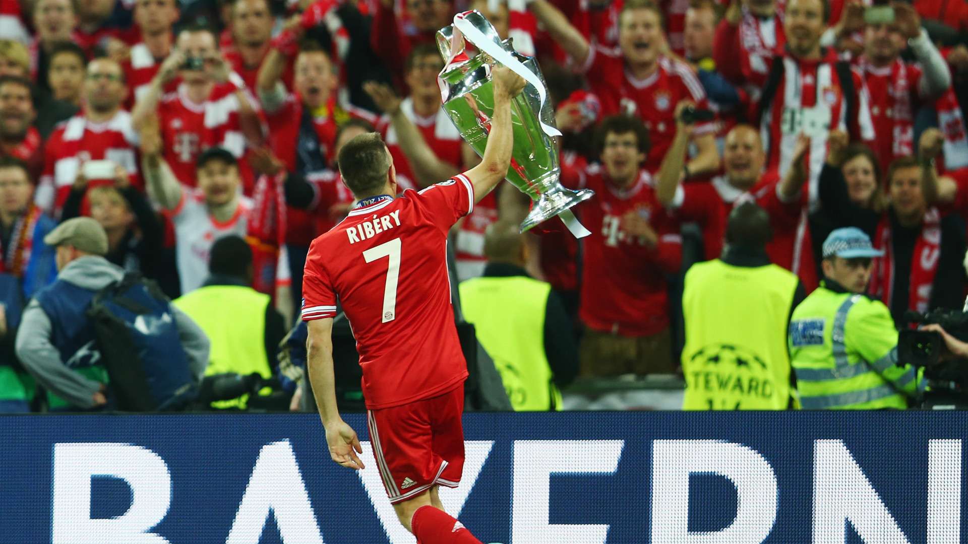 Franck Ribery Champions League trophy 25052013
