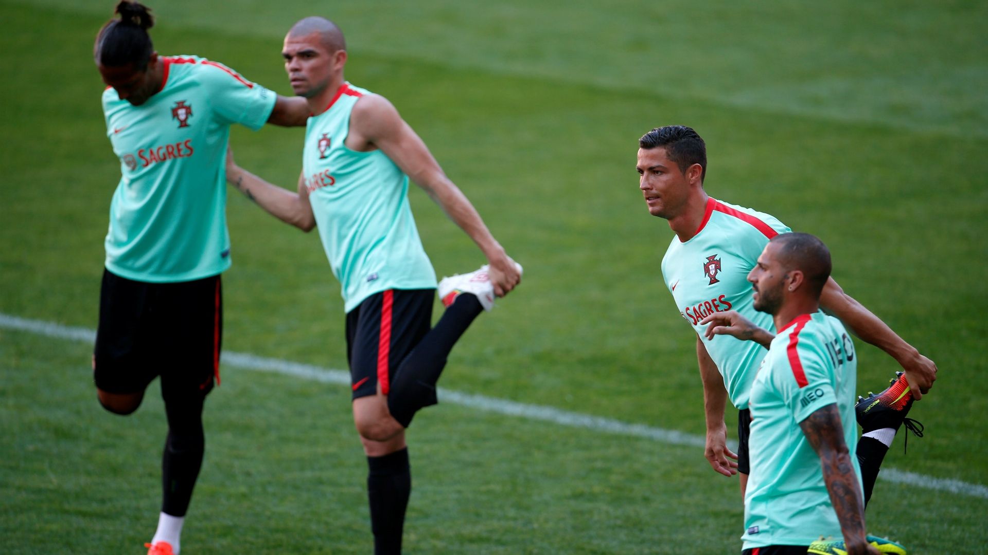 Pepe, Cristiano Ronaldo, Portugal training, 20160607