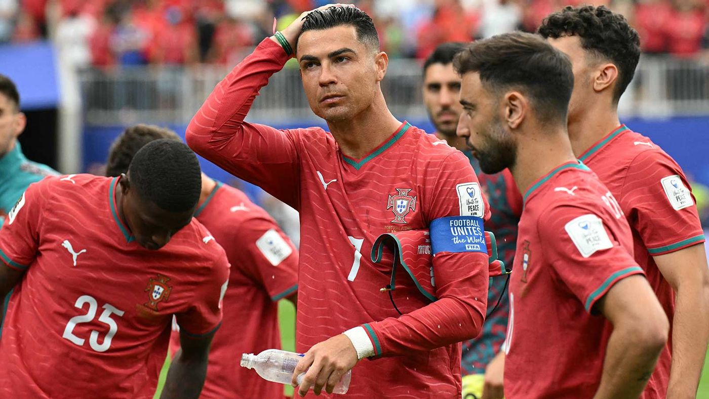 "الإحباط أكبر من الجميع ورونالدو تصرف مثل القادة".. روبيرتو مارتينيز يدافع عن كريستيانو!