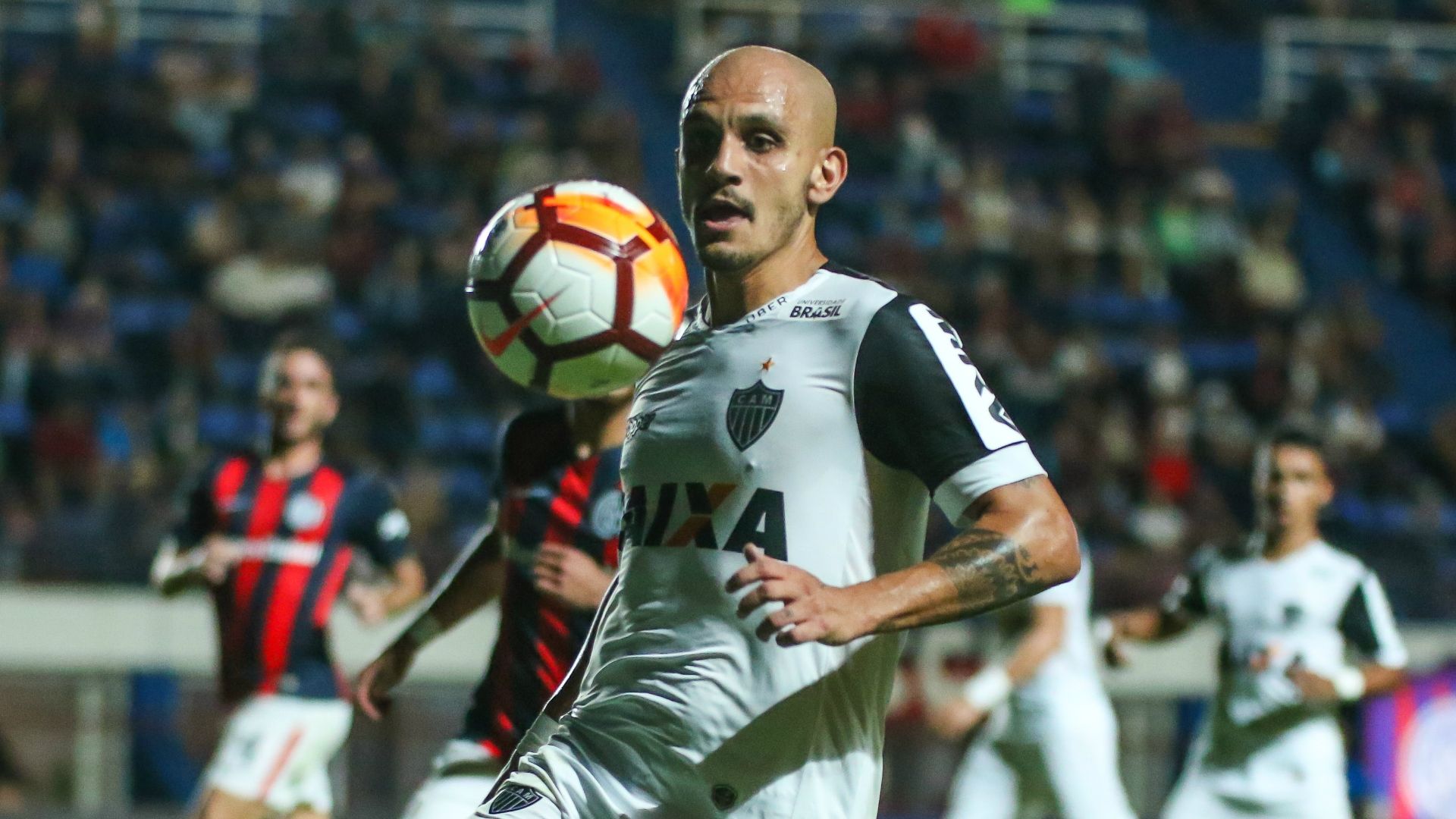 Fábio Santos San Lorenzo Atlético-MG Copa Sul-americana 11042018