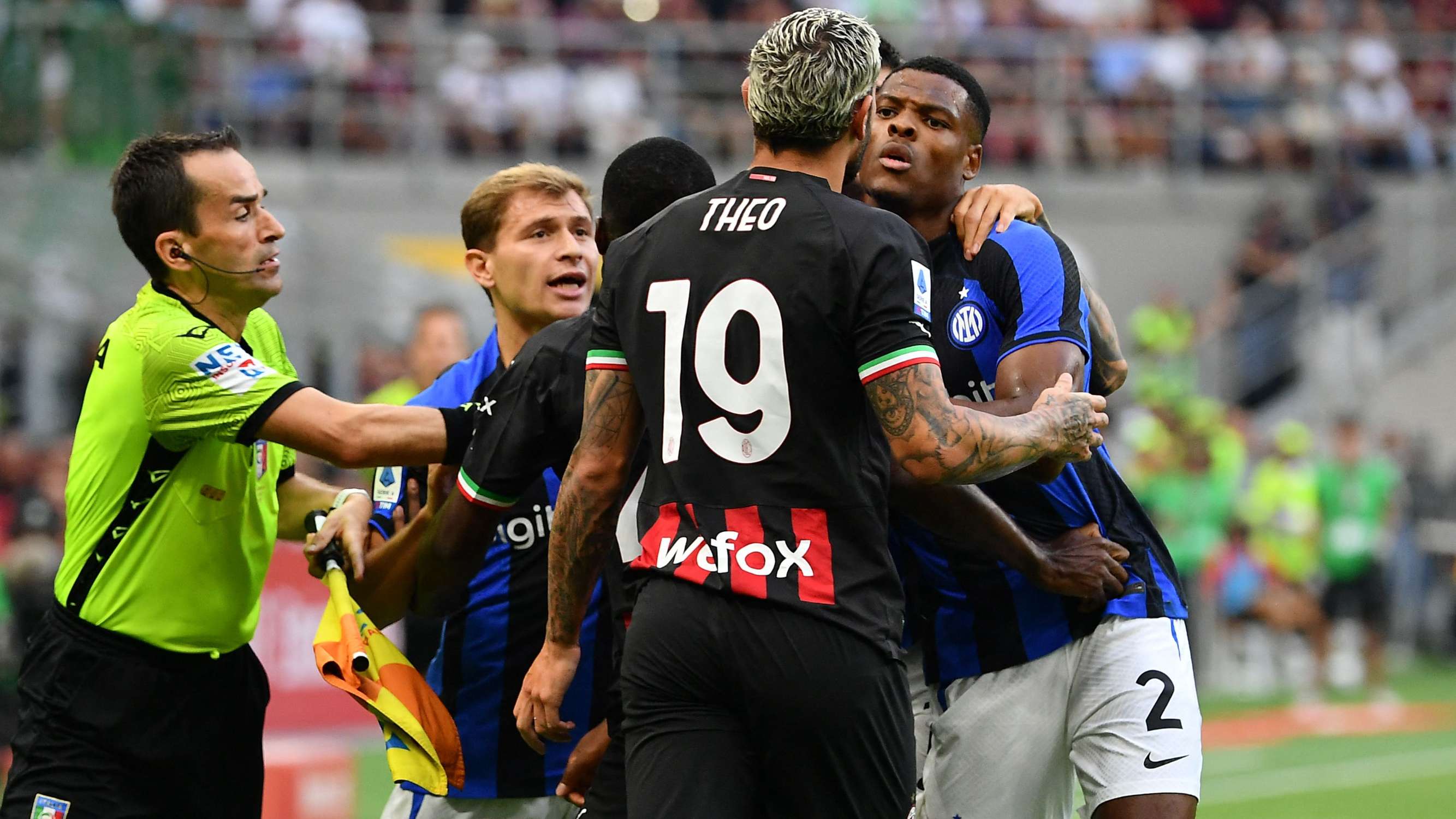 Theo Hernandez Dumfries desktop