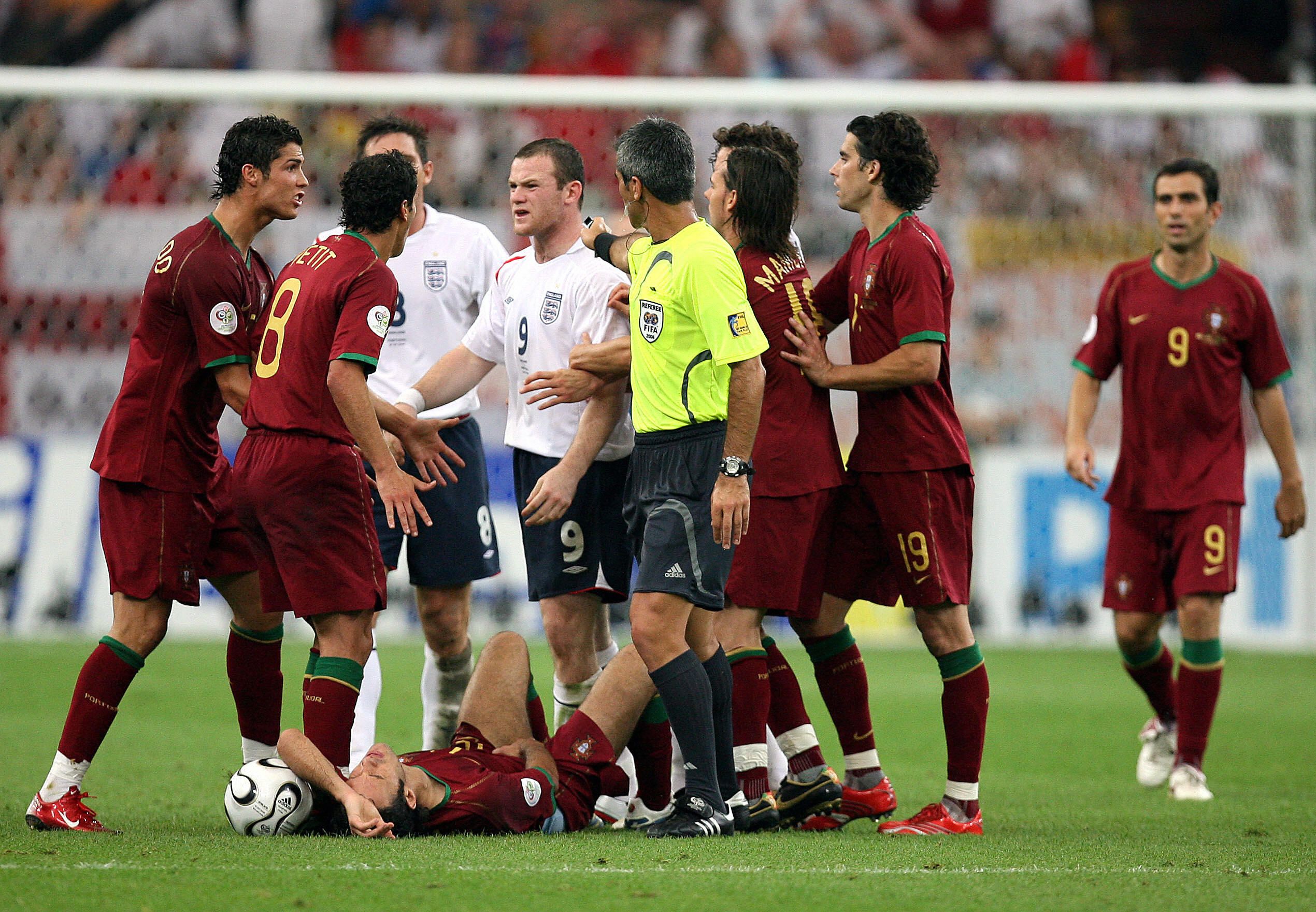 Rooney sent off 2006
