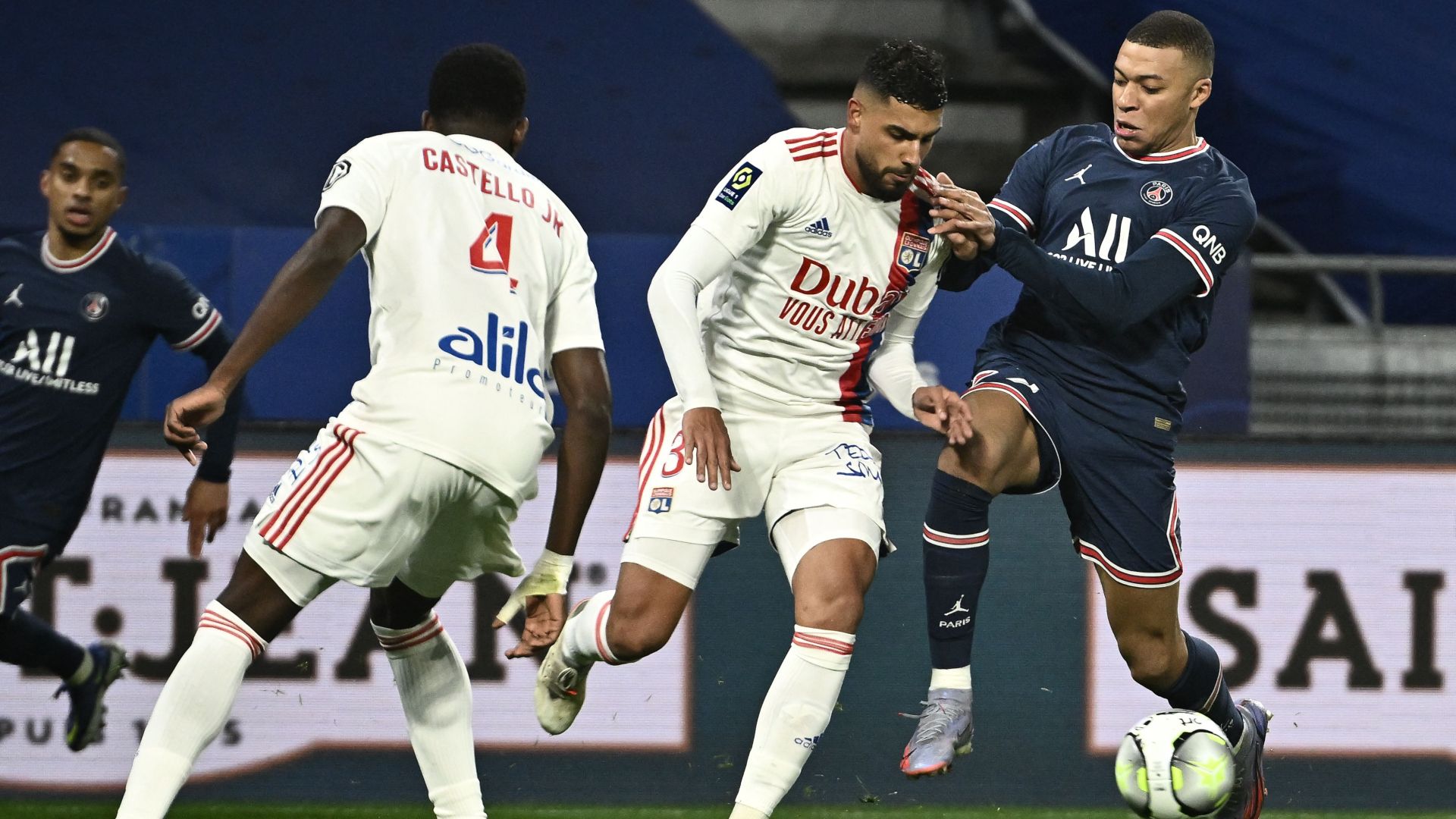 Kylian Mbappe Emerson Lyon PSG Ligue 1 09012022