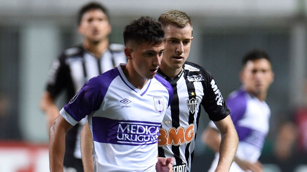 Adílson Gonzalo Napoli Atlético-MG Defensor Copa Libertadores 27022019