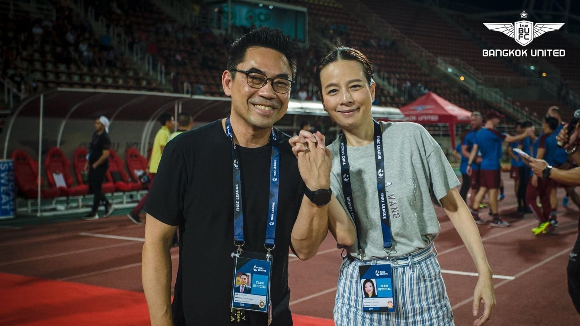 ขจร เจียรวนนท์, นวลพรรณ ล่ำซำ