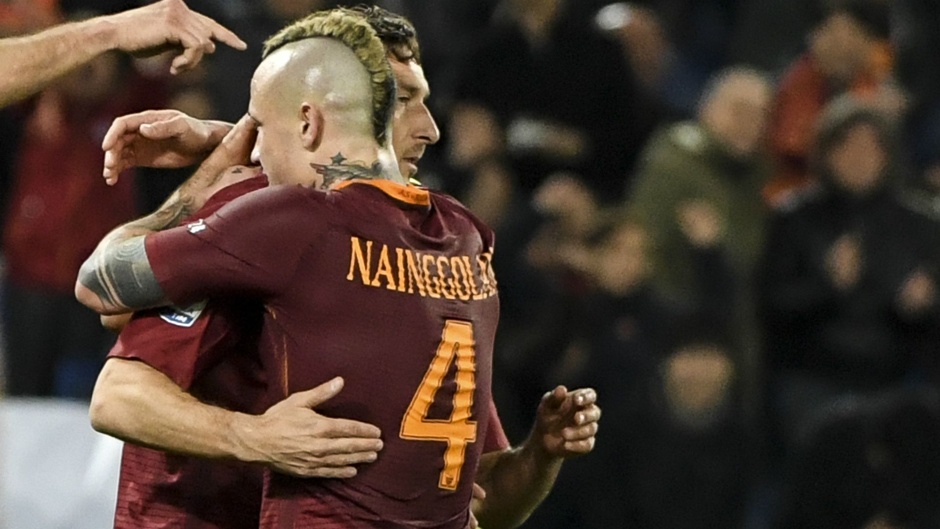 Totti Nainggolan Roma
