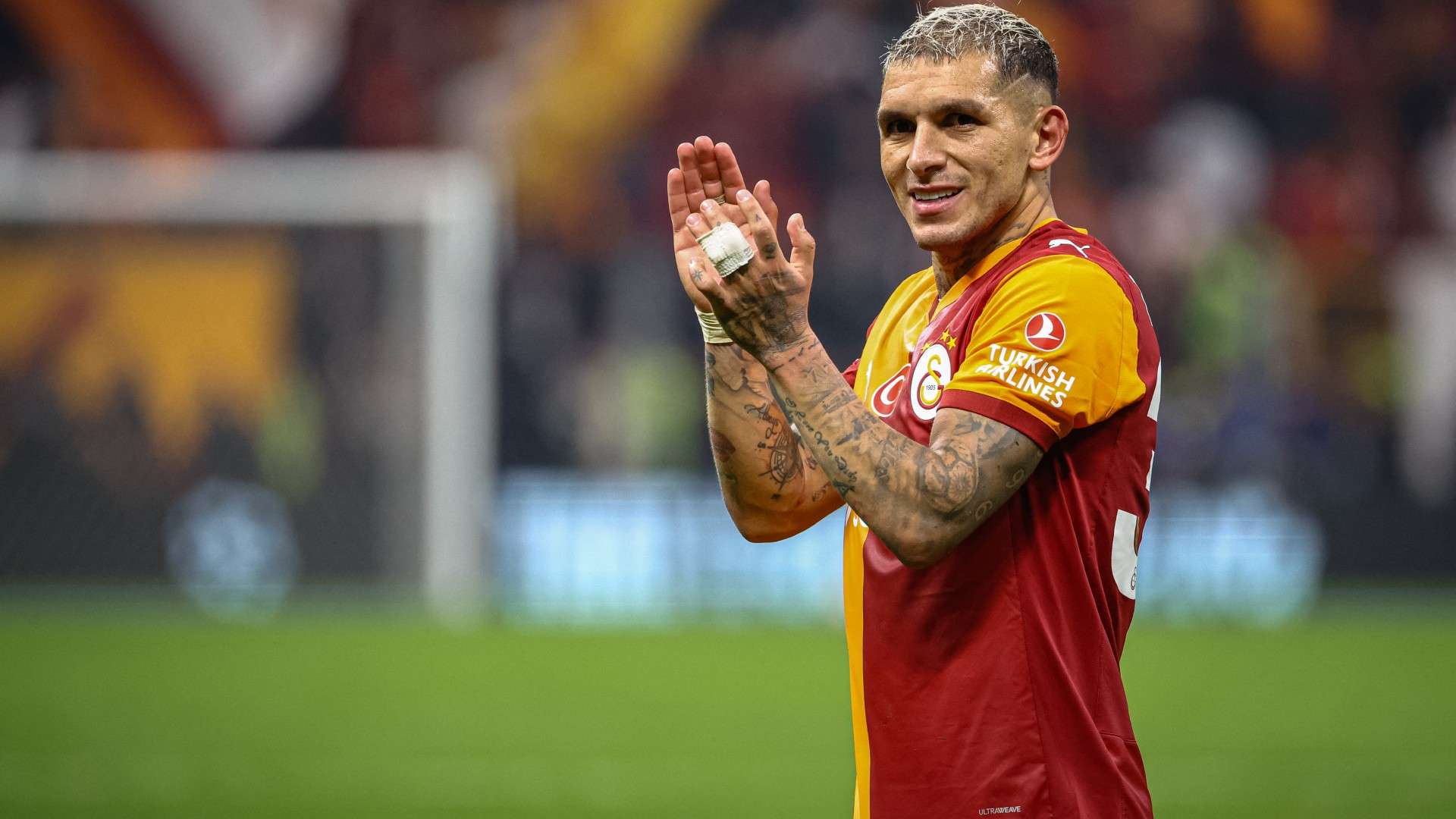 Lucas Torreira of Galatasaray SK applauds the fans
