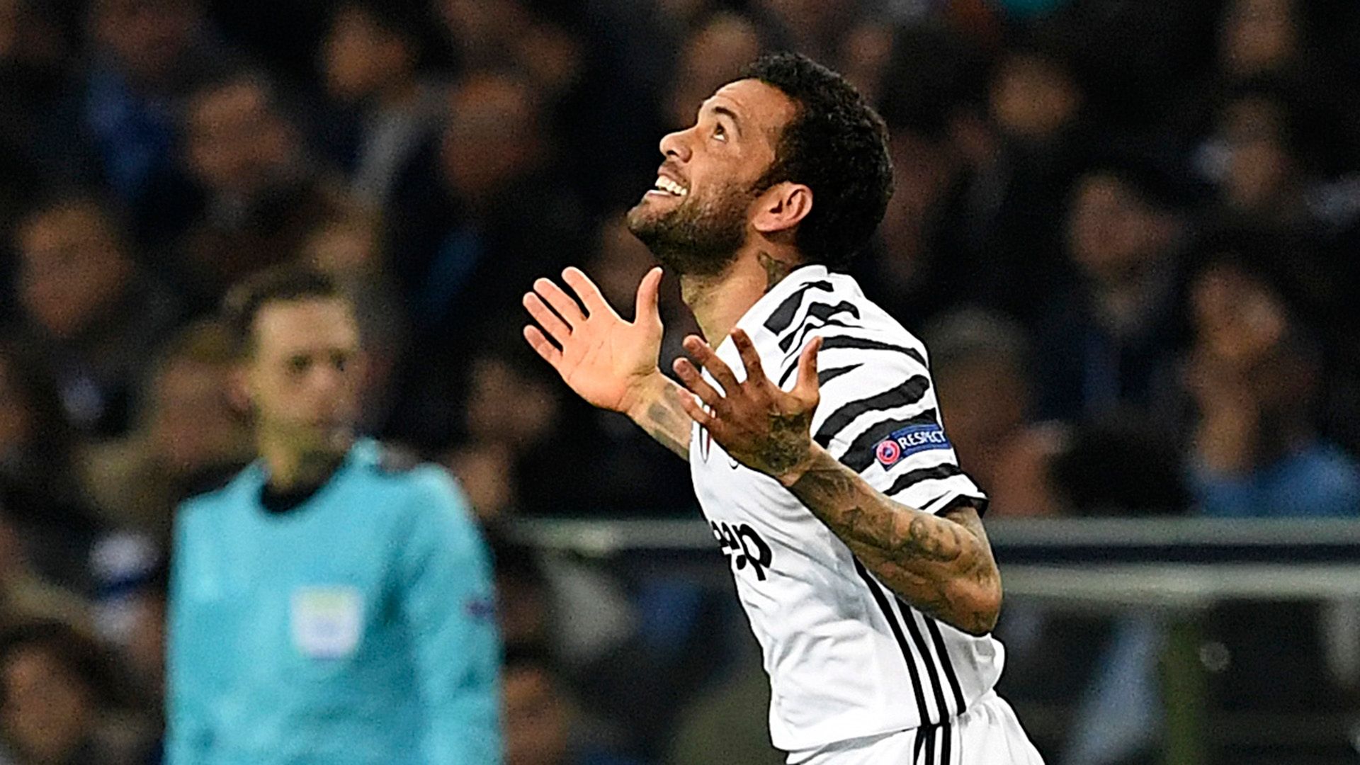 Dani Alves Porto Juventus Champions League R16 22022017
