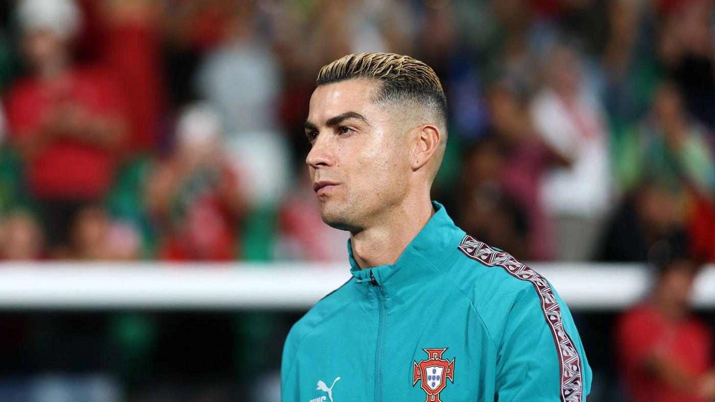 فيديو | هل طالب الجيل الجديد بإبعاد كريستيانو؟ صحفي برتغالي يؤكد تعمد جيسوس لافتعال مشكلة مع رونالدو!