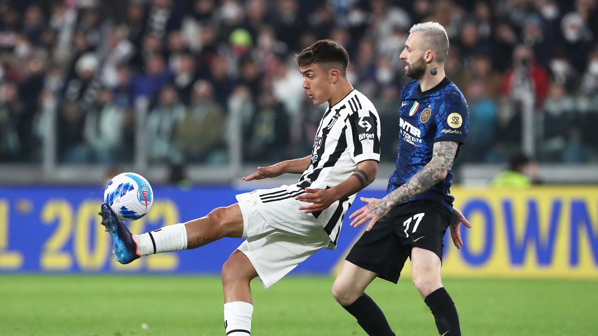 Paulo Dybala Marcelo Brozovic Juventus Inter