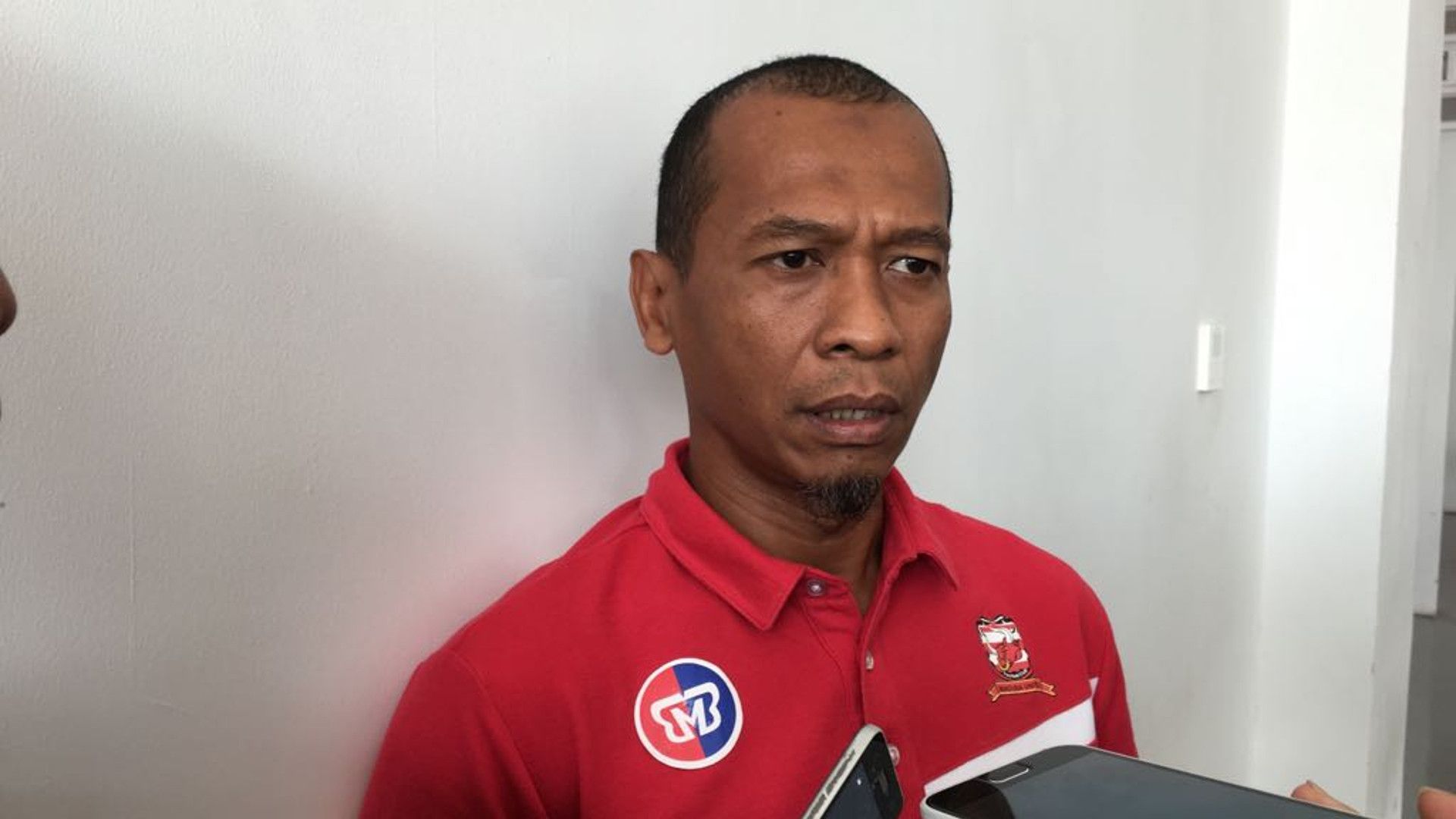 Hendro Kartiko - pelatih kiper Madura united