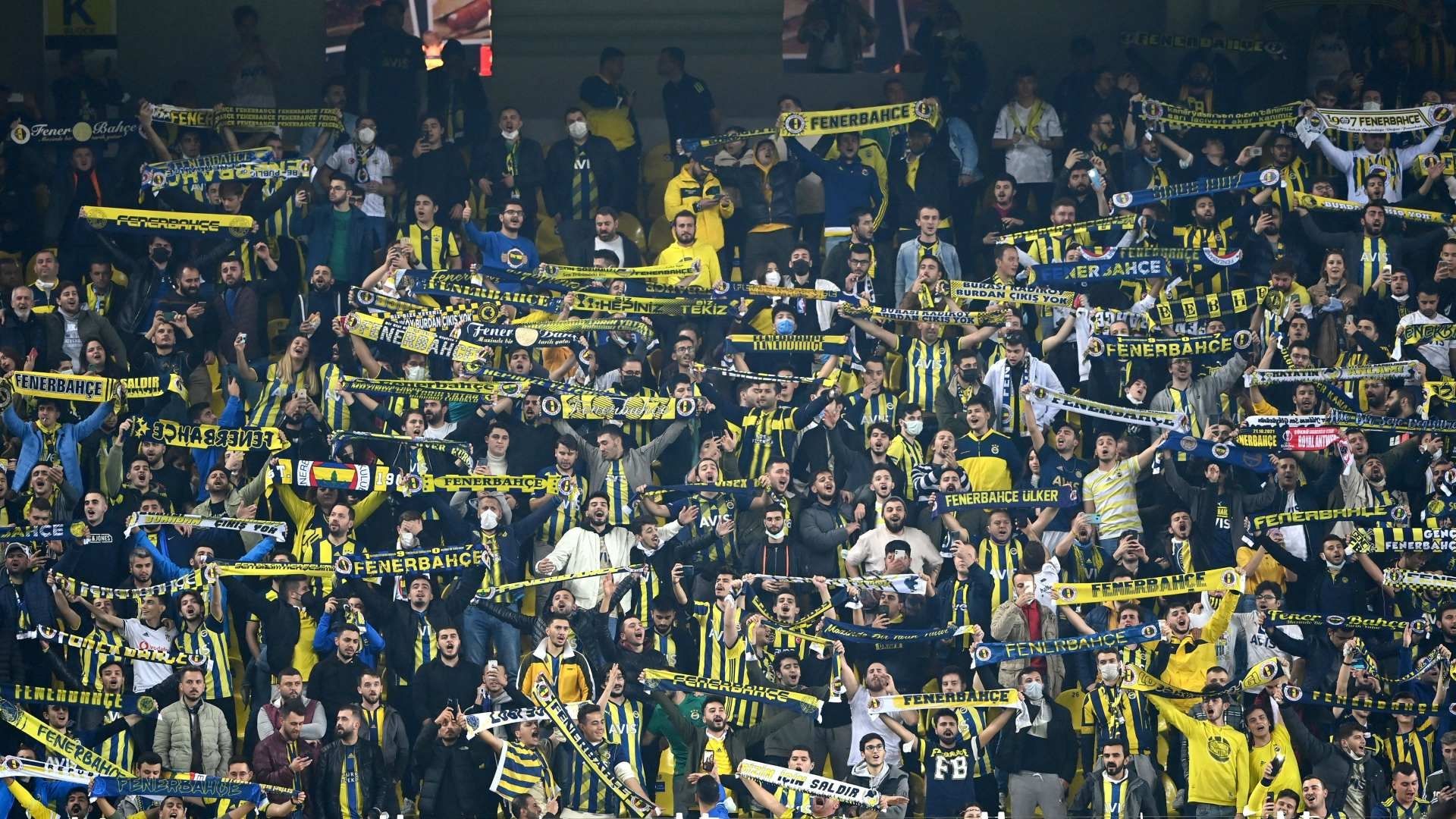 20220728 Fenerbahce supporters