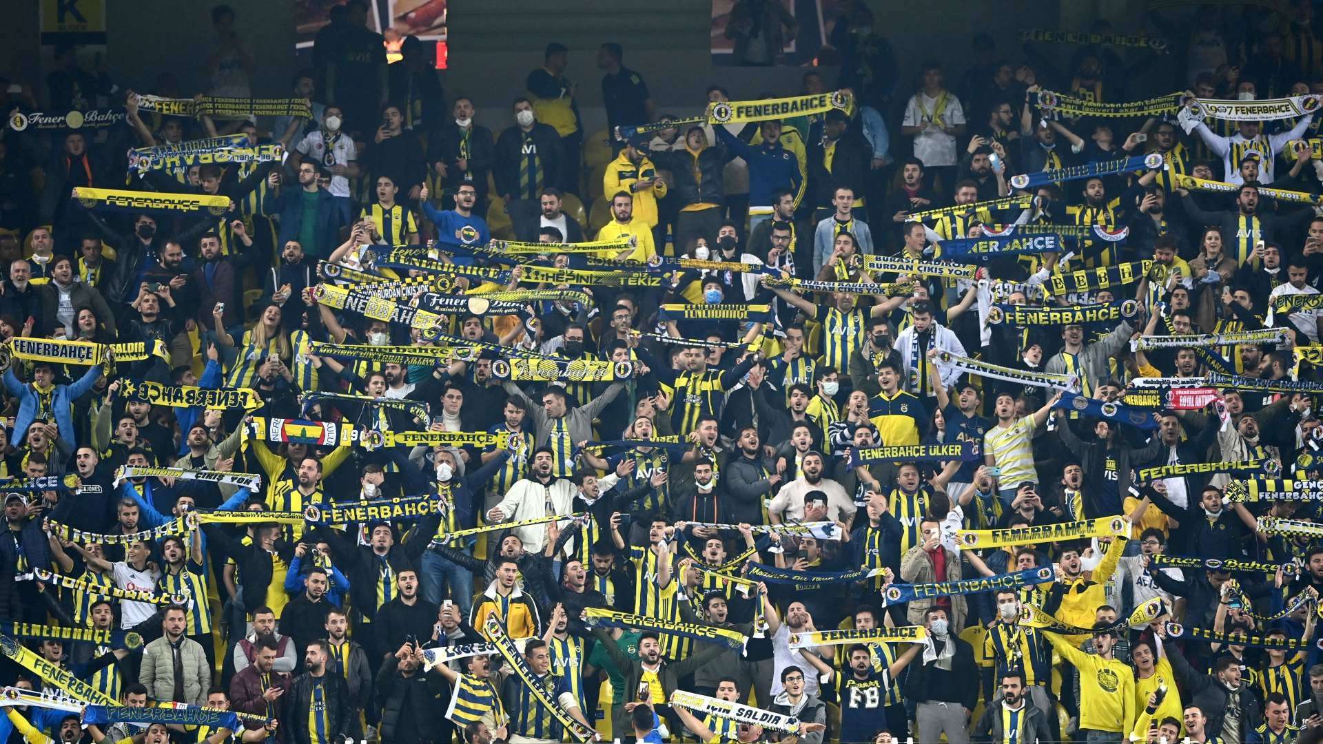 20220728 Fenerbahce supporters
