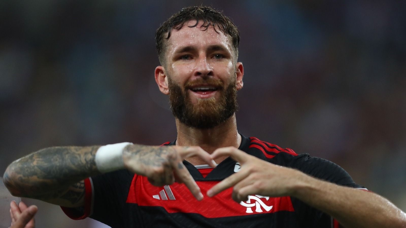 Léo Pereira Karoline 2024