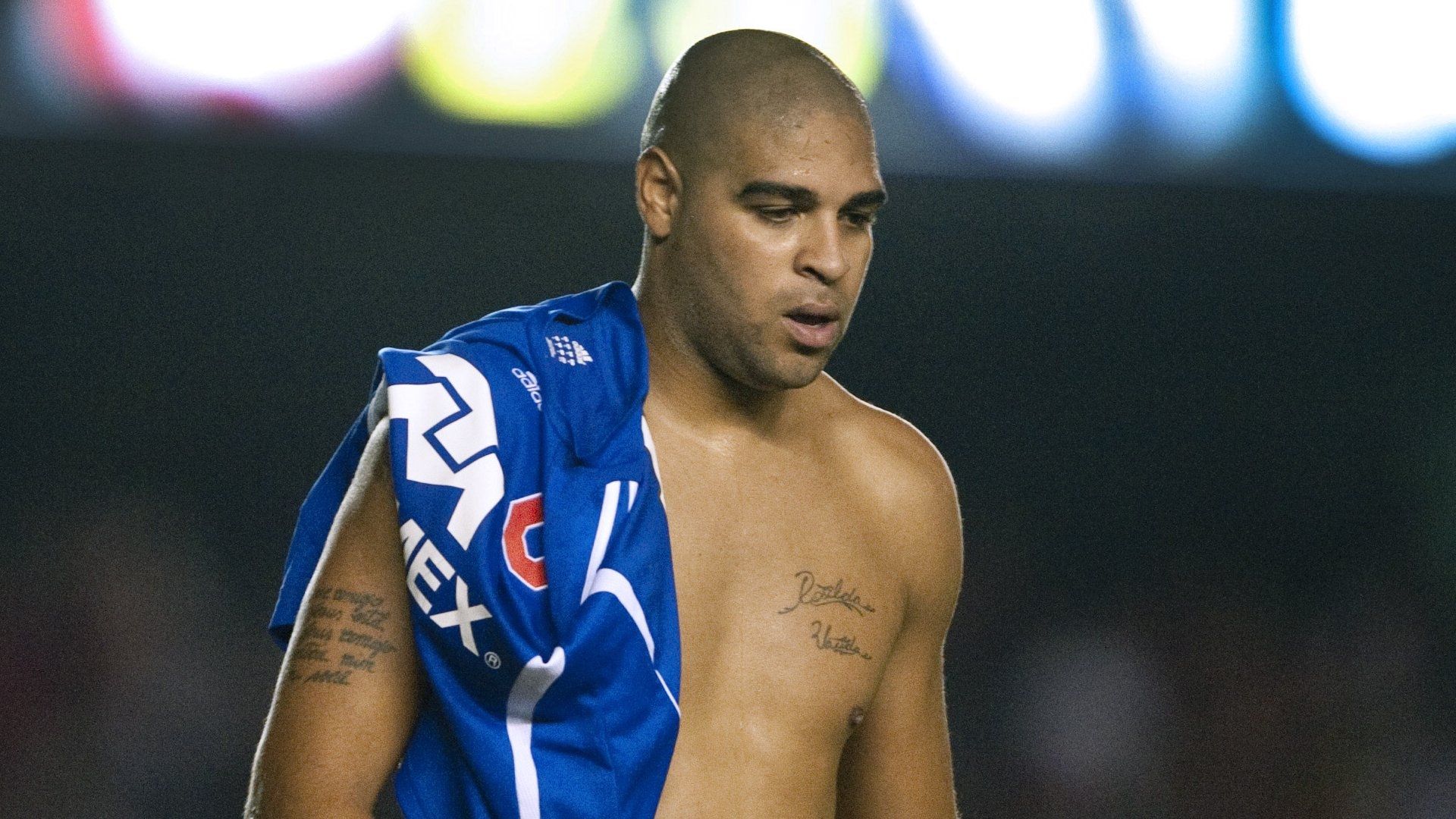 Adriano 2010