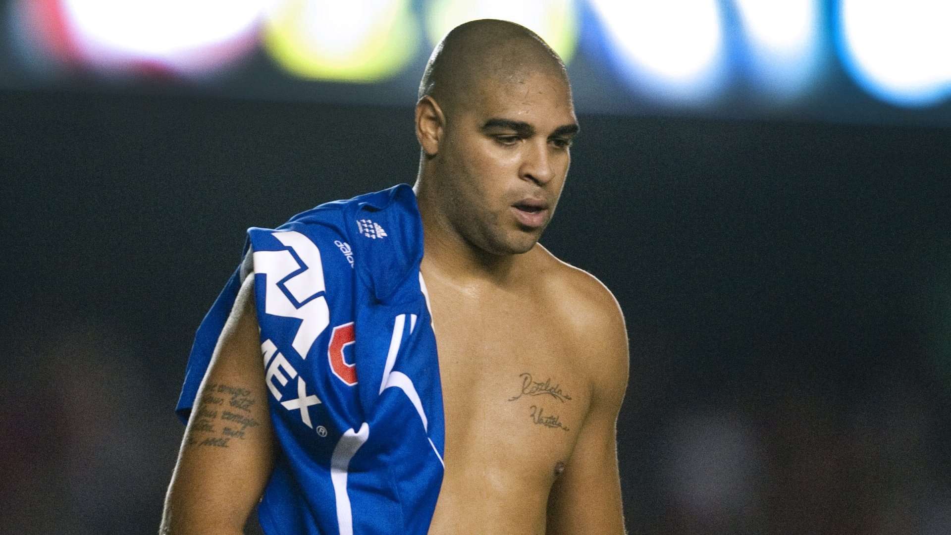 Adriano 2010