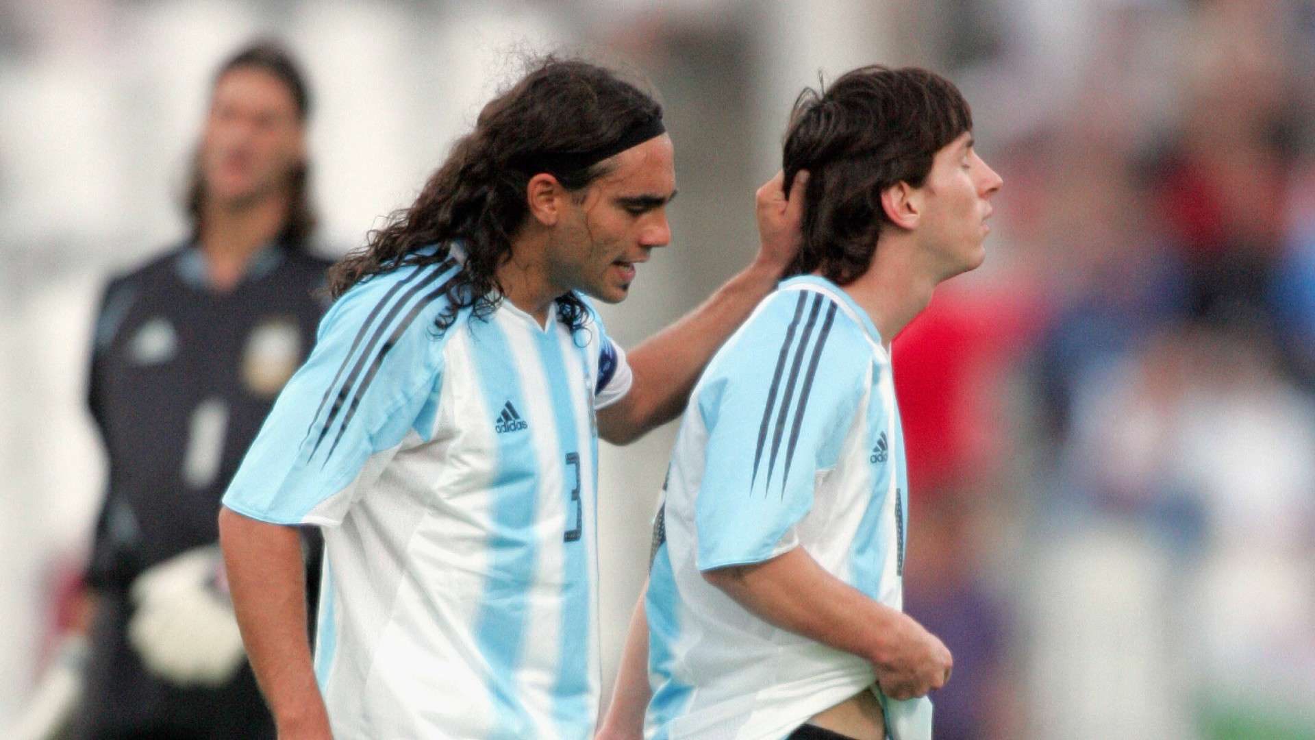 GER ONLY Lionel Messi Red Card Argetina 2005