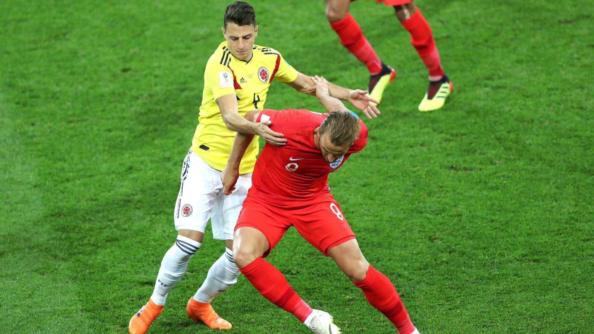 Santiago Arias, Harry Kane