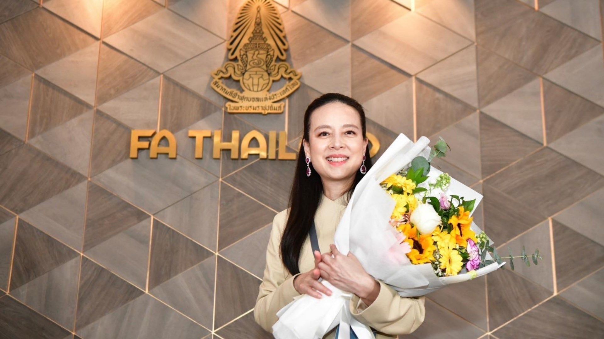 “มาดามแป้ง” นวลพรรณ ล่ำซำ