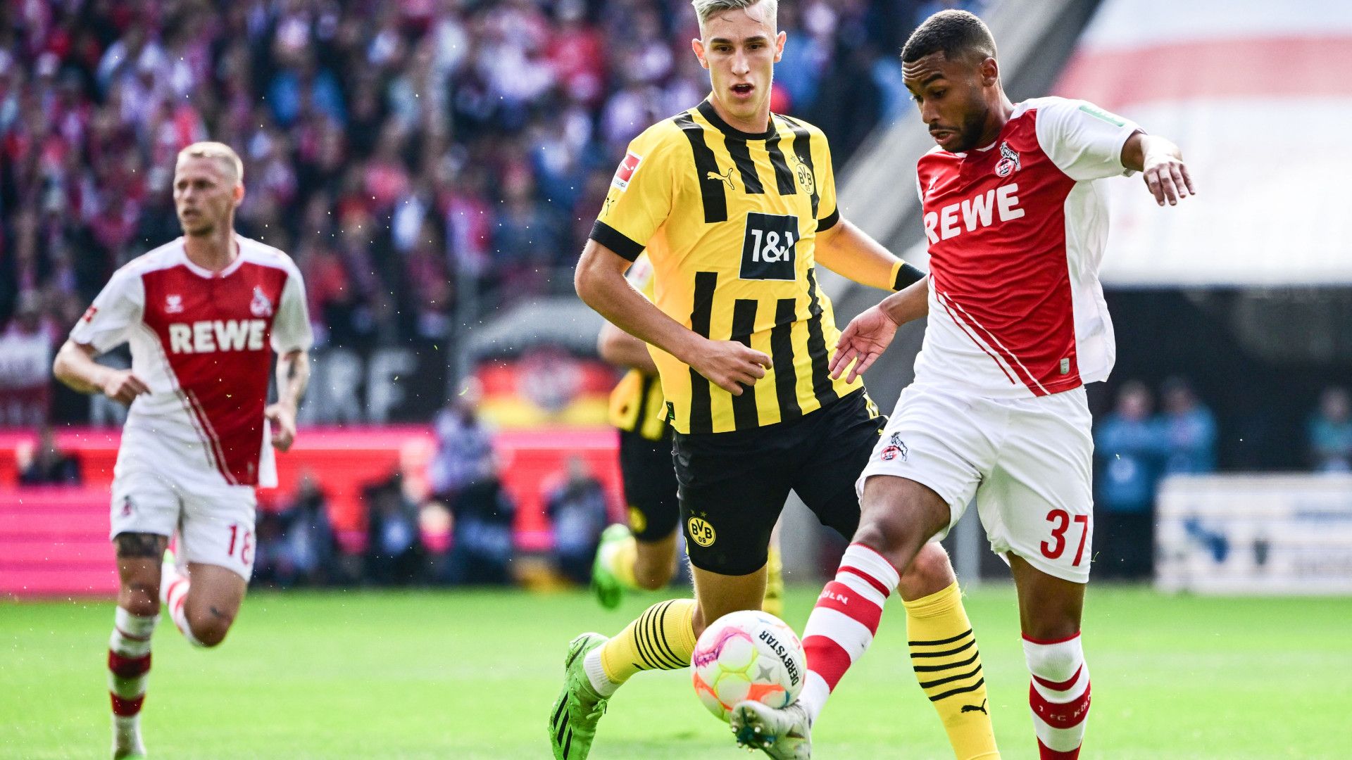 NICO SCHLOTTERBECK BORUSSIA DORTMUND BUNDESLIGA 01102022