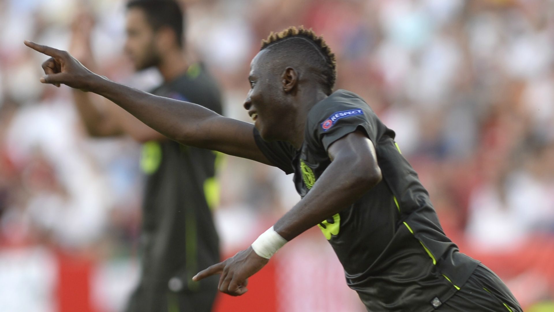 Moussa Djenepo - Standard Liege v Sevilla