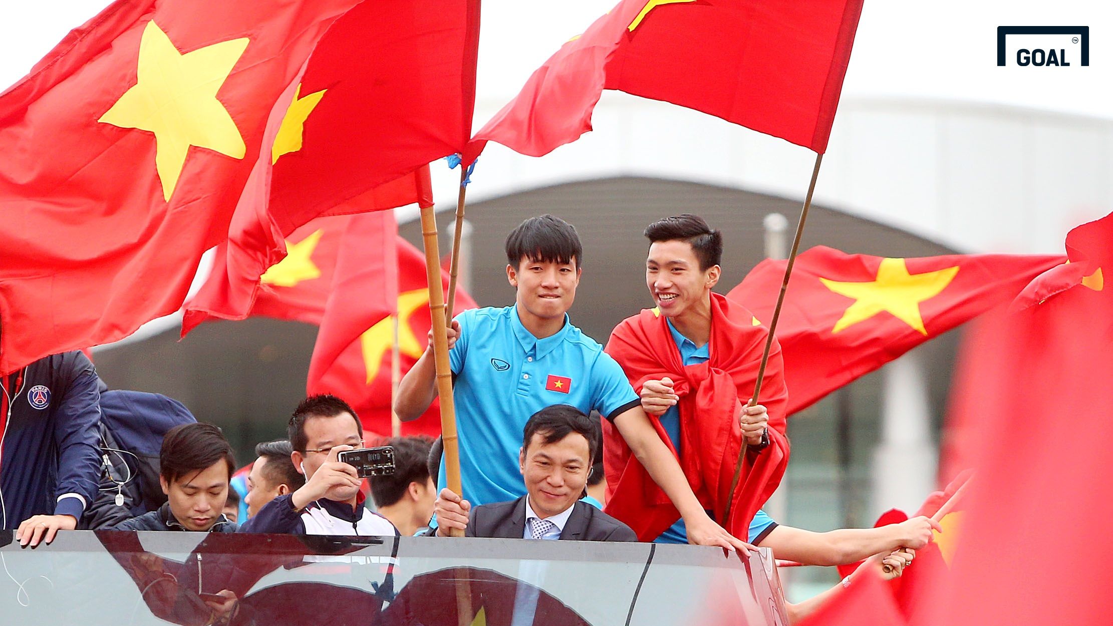 U23 Việt Nam diễu hành từ sân bay Nội Bài về nội thành Hà Nội 28/1