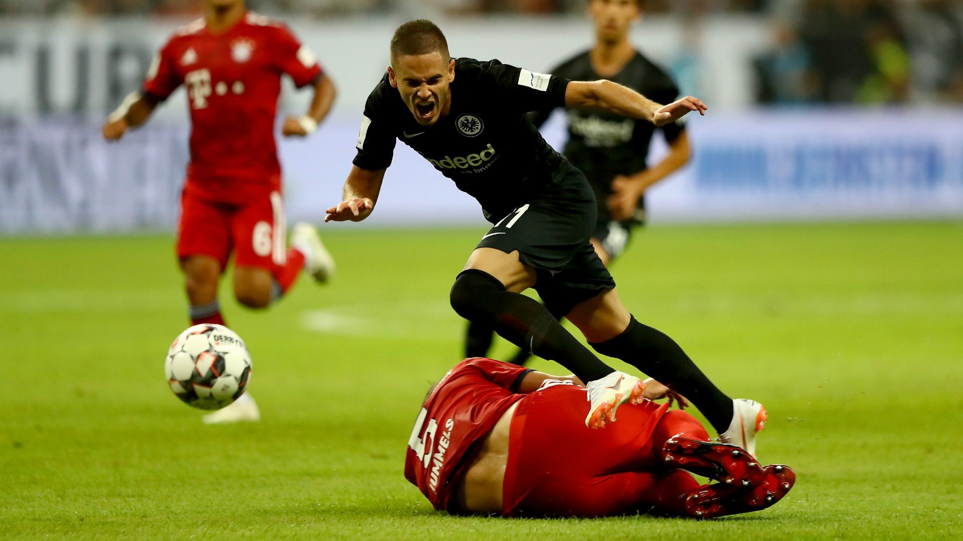 Mats Hummels Nihat Gacinovic Eintracht Frankfurt FC Bayern 12082018