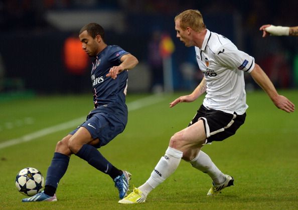 Jeremy Mathieu y Lucas Moura en el PSG - Valencia