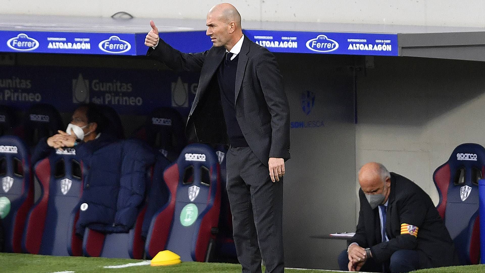 Zinedine Zidane, Real Madrid, Huesca, Primera División