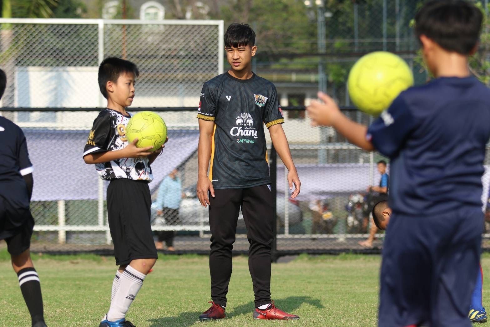 ช้าง - อ่างทอง เอฟซี 3