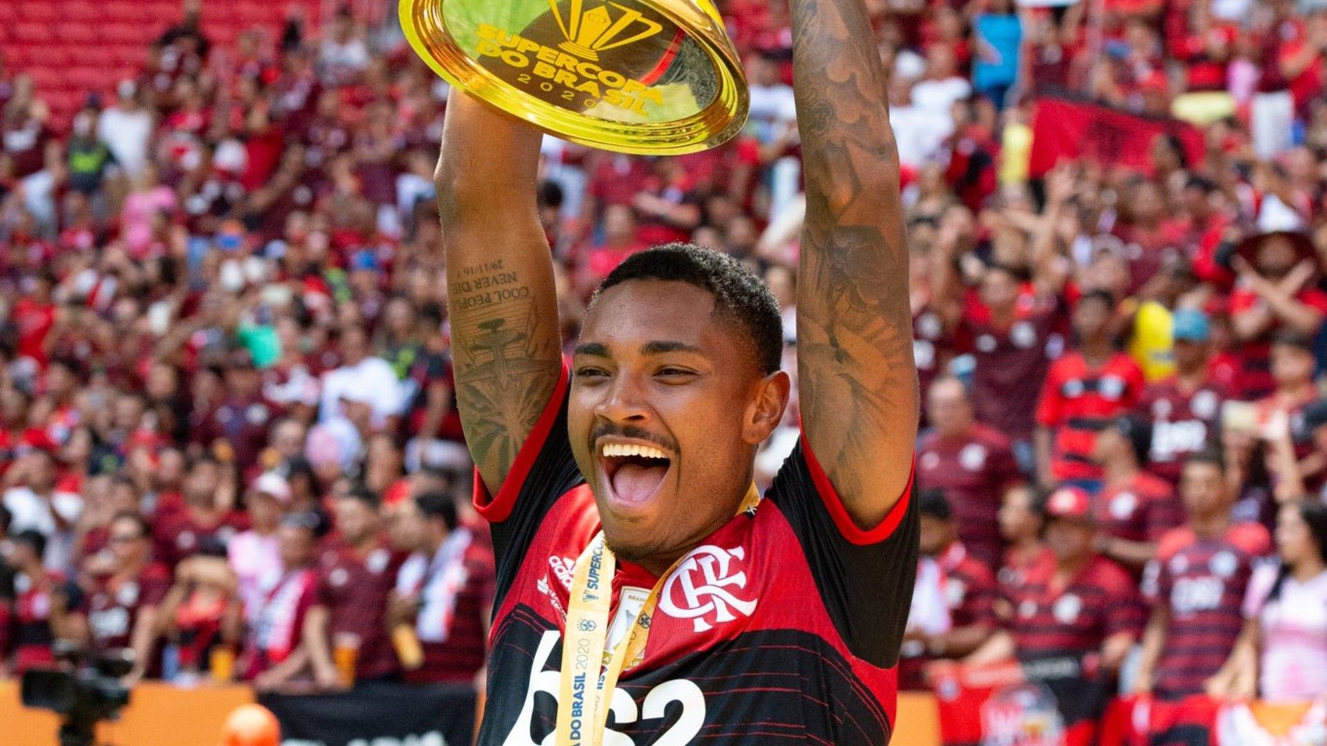 Vitinho Flamengo tatuagem Chapecoense