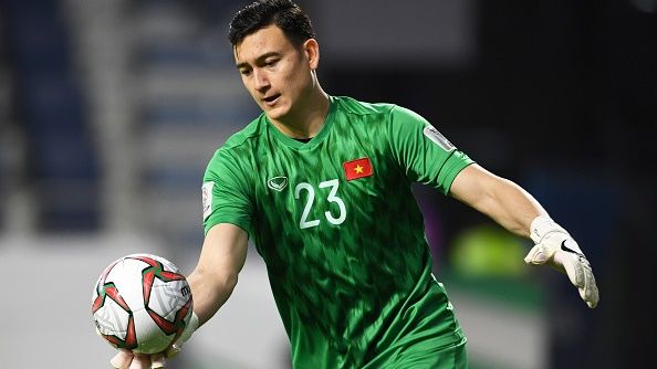 Dang Van Lam Vietnam Asian Cup 2019. Thu nhập của Văn Lâm tại Muangthong United. Văn Lâm. Đặng Văn Lâm. Phí chuyển nhượng Đặng Văn Lâm. Văn Lâm là thủ môn đắt nhất Việt Nam. Văn Lâm khoác áo Muangthong. Văn Lâm chia tay Hải Phòng. Văn Lâm gia nhập Muangthong. Văn Lâm chia tay Muangthong? Trực tiếp bóng đá. Bóng đá. Kết quả bóng đá. Chuyển nhượng V.League.