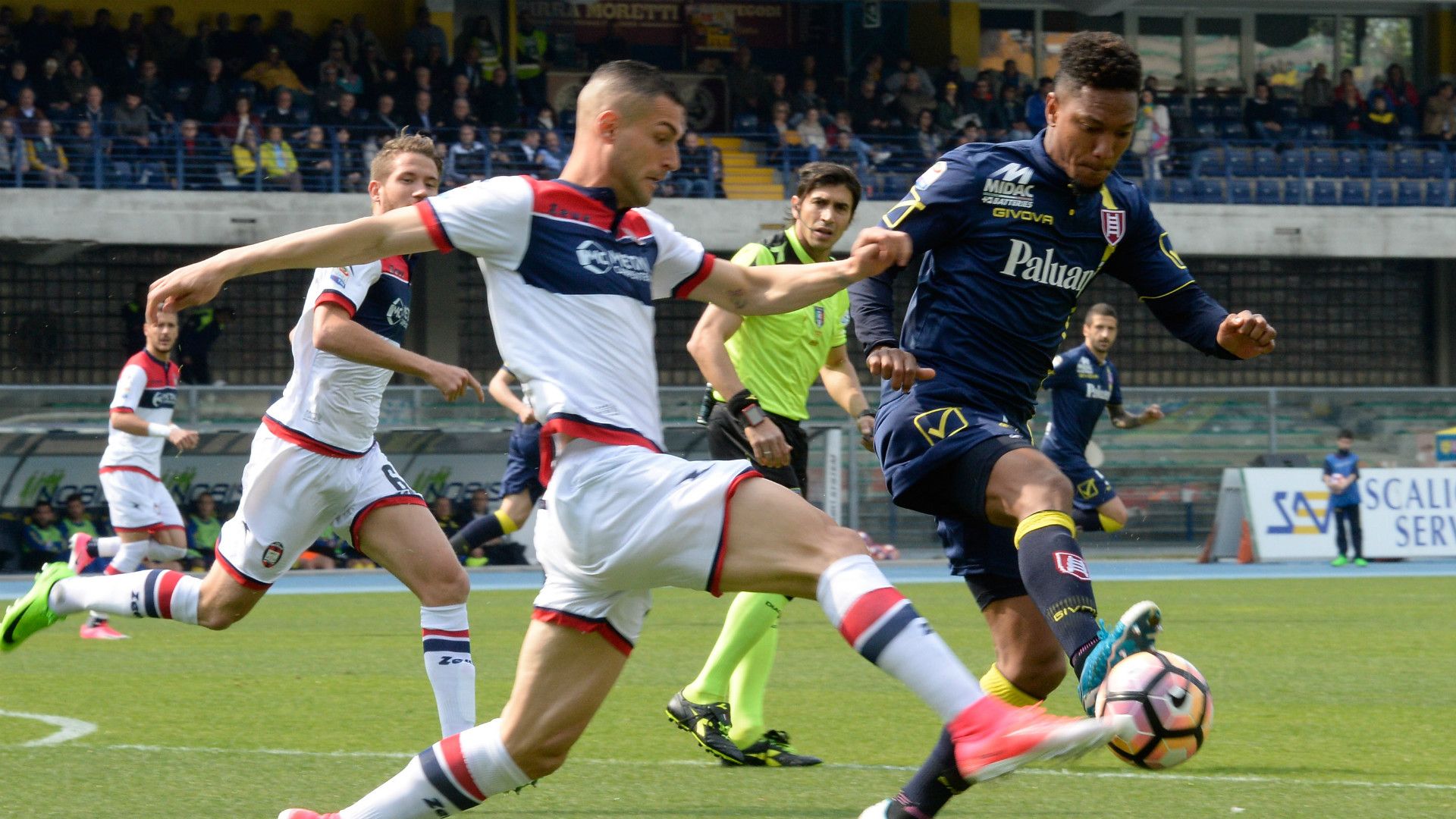 Jonathan De Guzman Aleandro Ros Chievo Crotone Serie A 2017/04/02