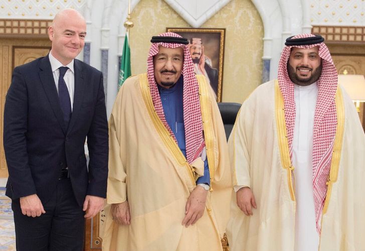 إنفانتينو وخادم الحرمين