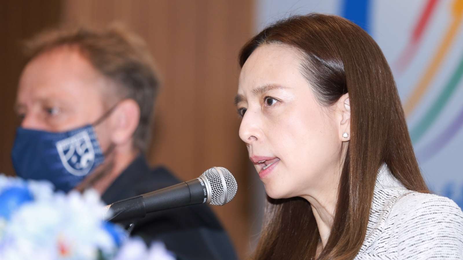 นวลพรรณ ล่ำซำ