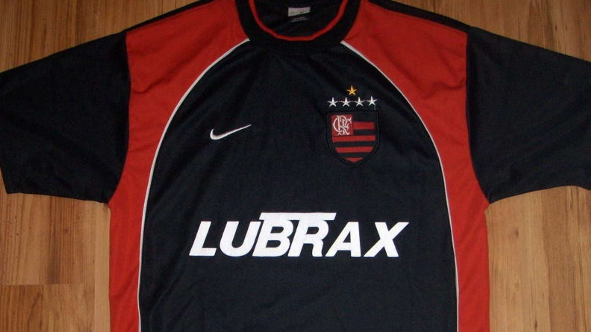 Flamengo camisa alternativa 2004 05
