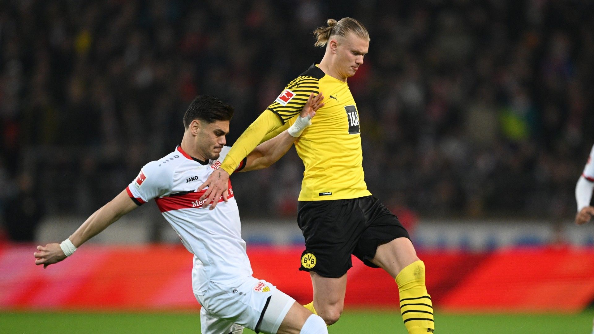 Haaland Mavropanos Dortmund Stuttgart Bundesliga 08042022