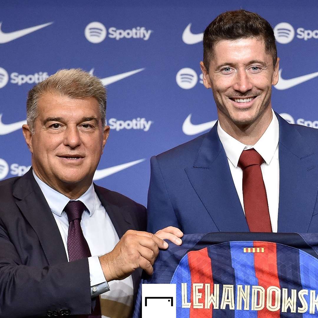 Joan Laporta Robert Lewandowski Barcelona 2022-23 GFX