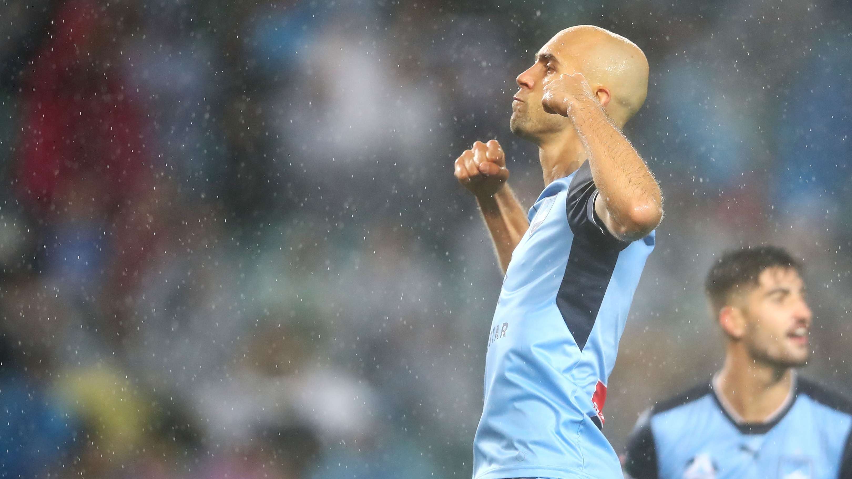 Adrian Mierzejewski Sydney FC