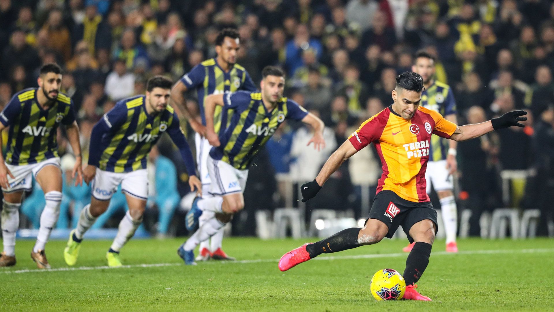 Radamel Falcao Galatasaray in Fenerbahce derby 2020