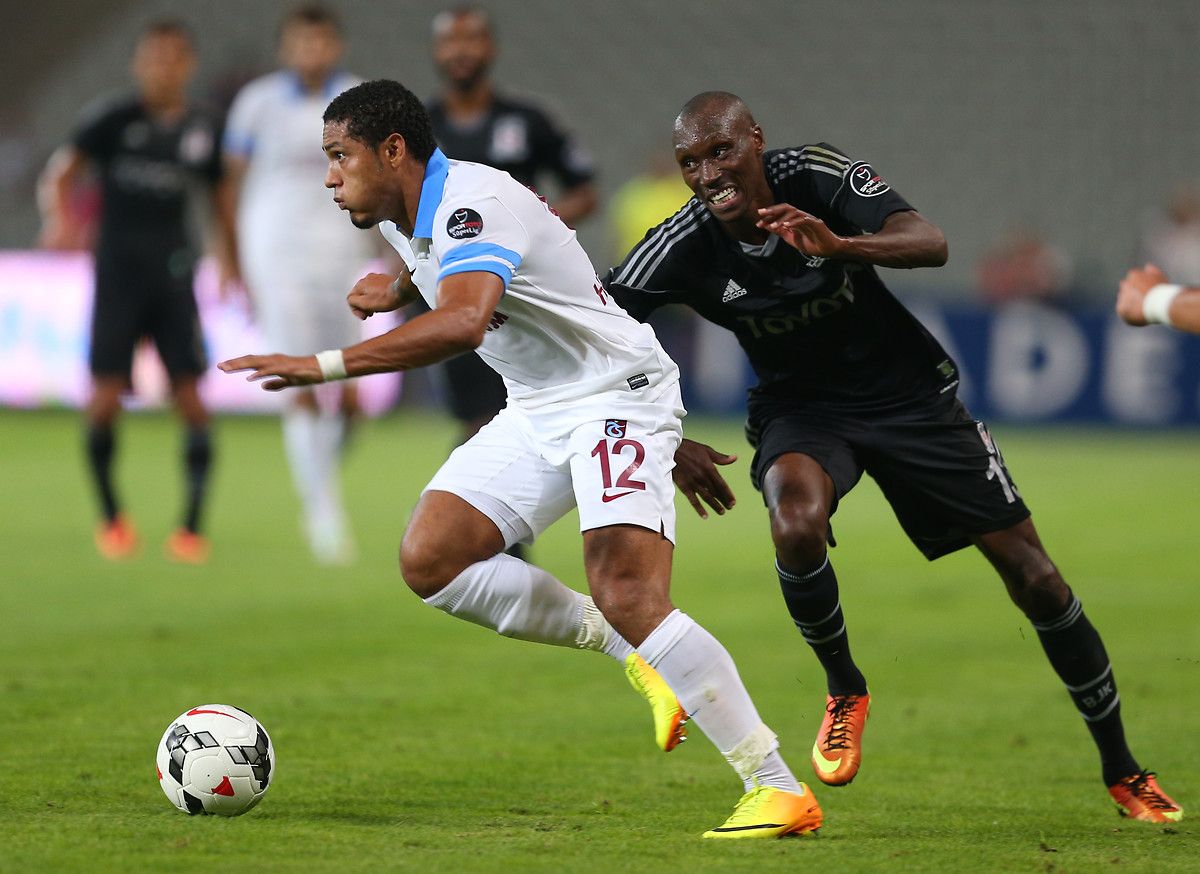 Atiba Hutchinson Besiktas Trabzonspor 08/18/13