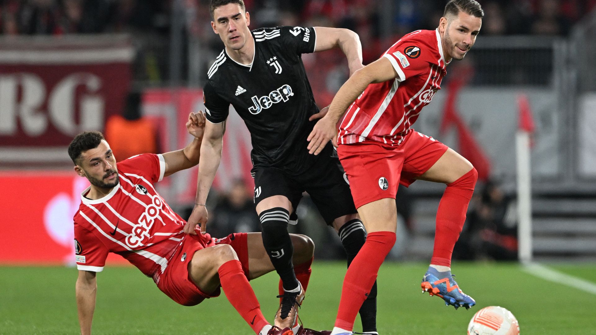 DUSAN VLAHOVIC JUVENTUS CHRISTIAN GÜNTER FREIBURG EUROPA LEAGUE 16032023