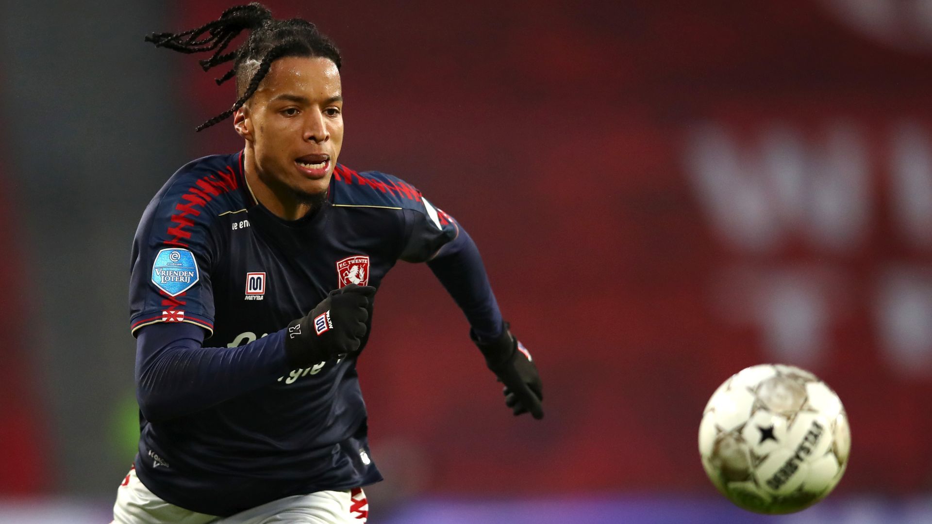 Tyronne Ebuehi Twente 2021