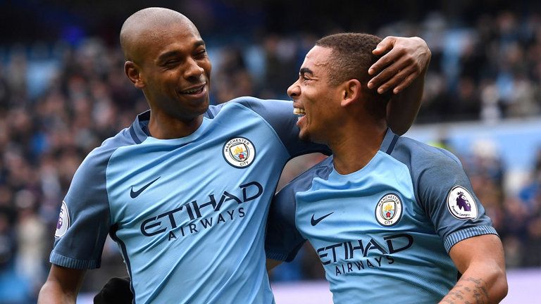 Fernandinho na Gabriel Jesus
