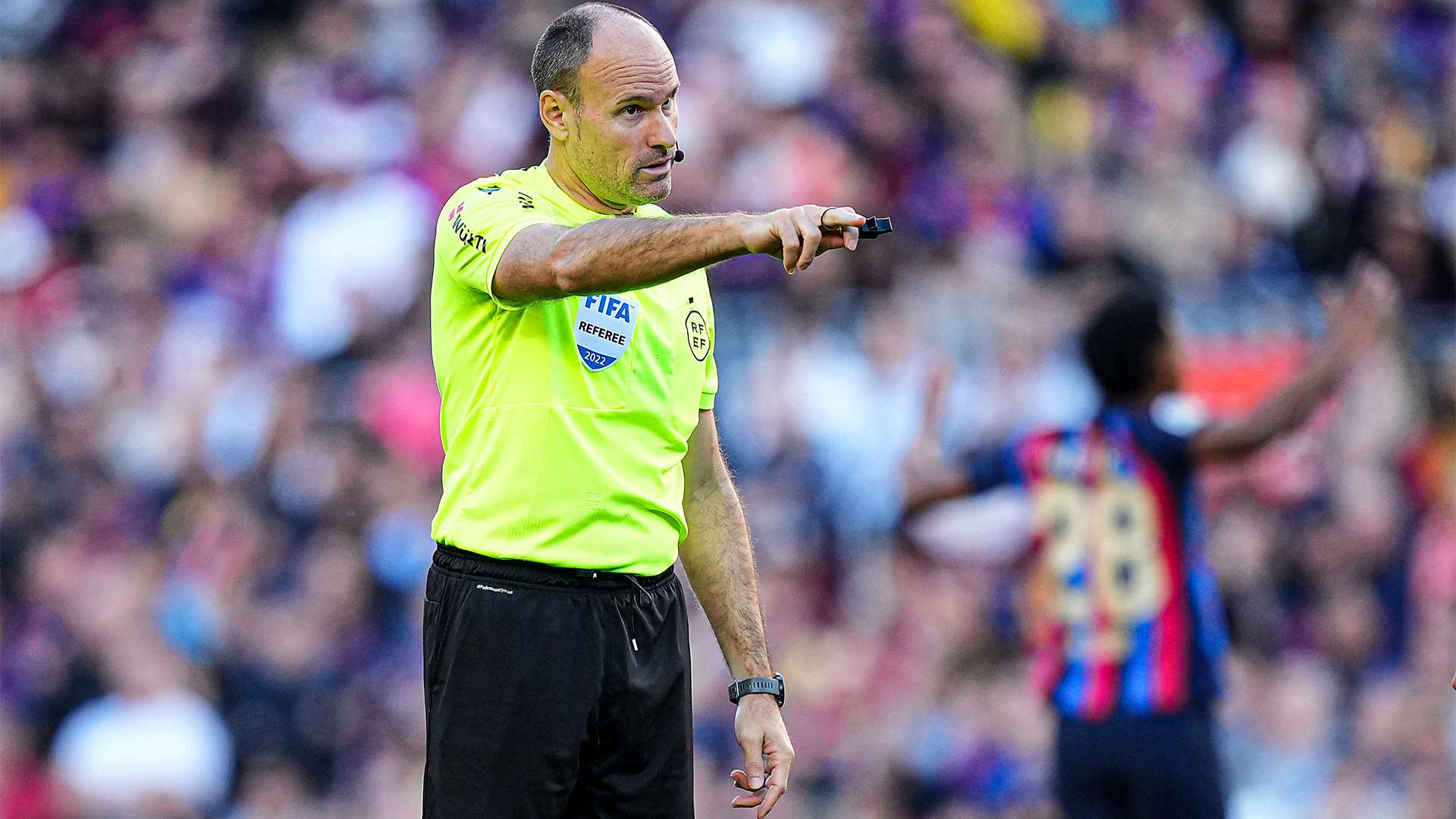 Referee Antonio Mateu Lahoz La Liga Barcelona Espanyol 2022-23