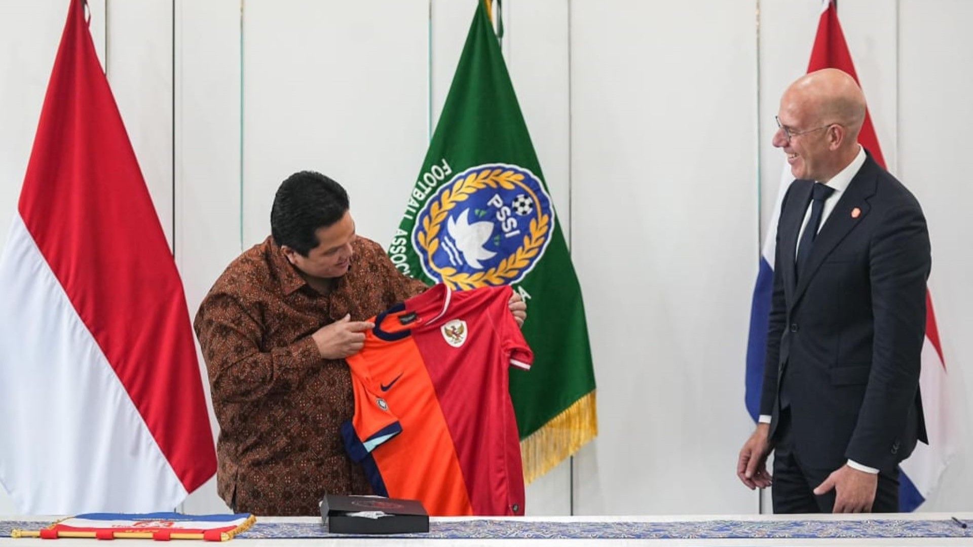 Ketua umum PSSI Erick Thohir & Sekjen KNVB Gijs de Jong