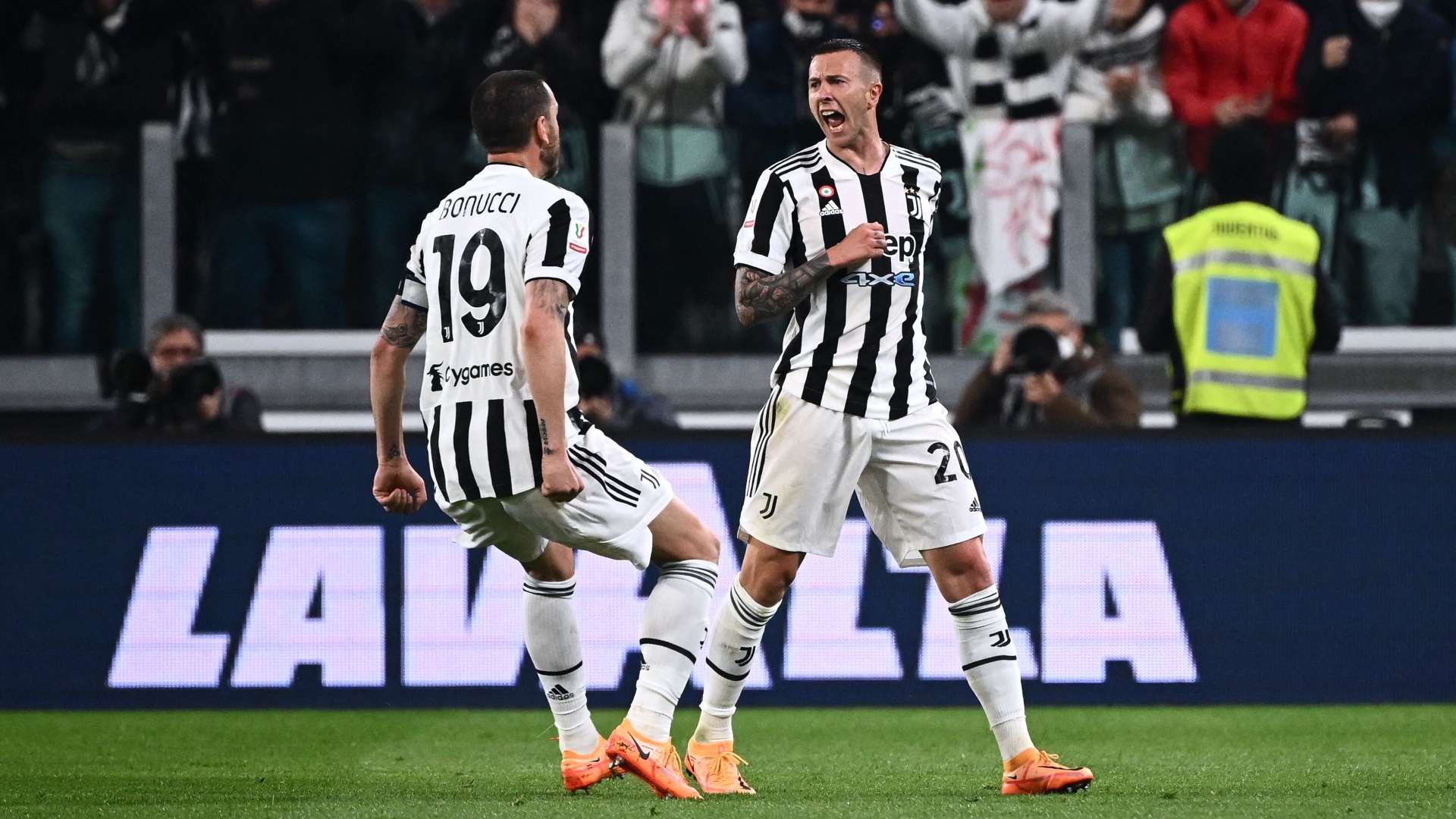 Bernardeschi Bonucci Juventus Fiorentina
