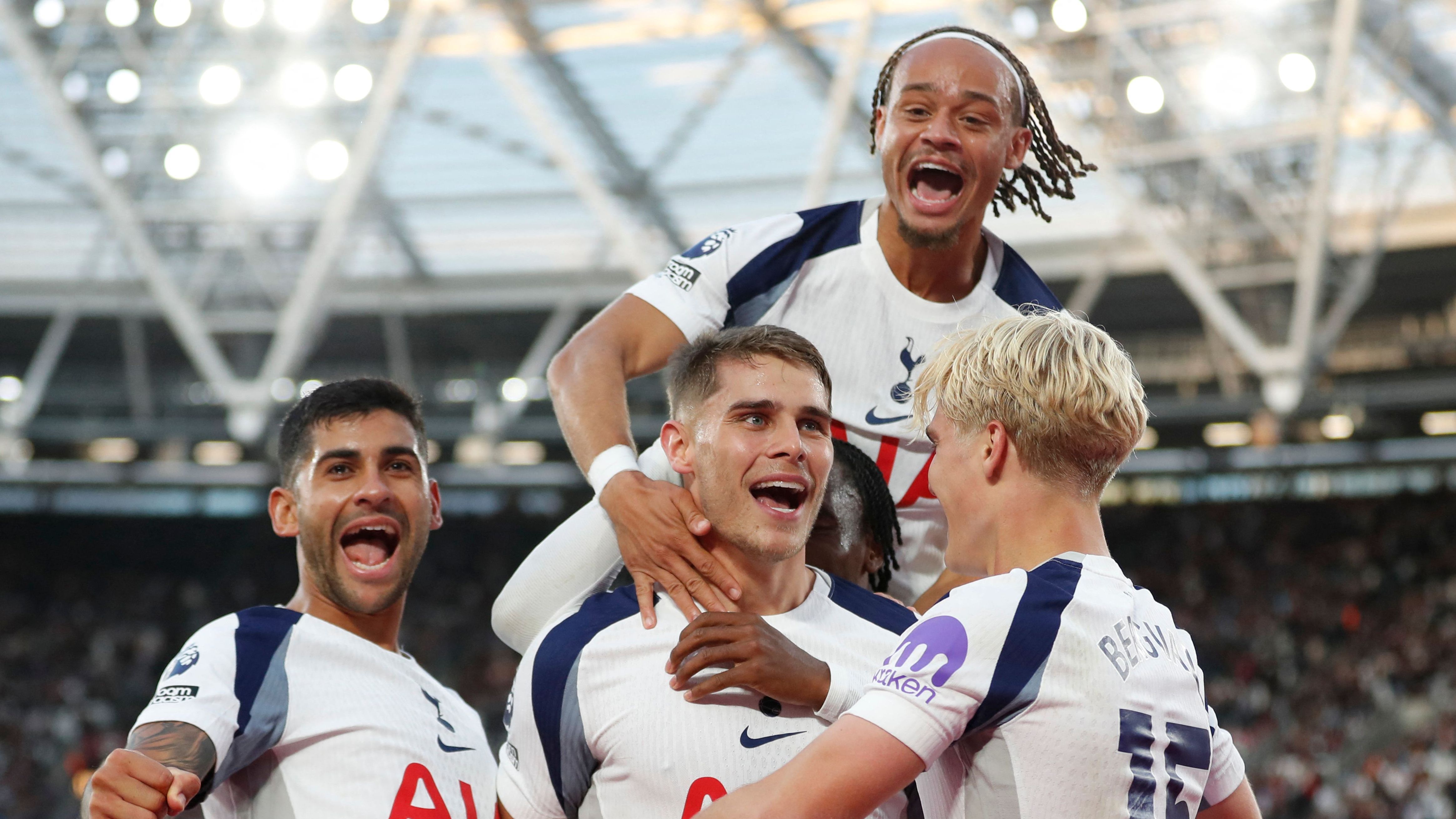 Mickey van de ven Romero Bergvall Simons