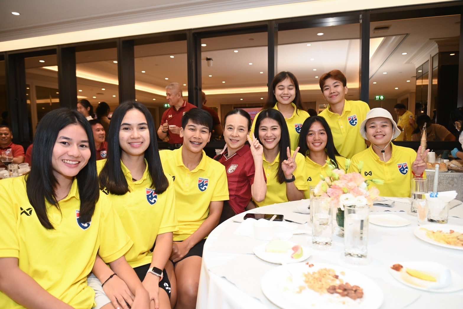 นวลพรรณ ล่ำซำ