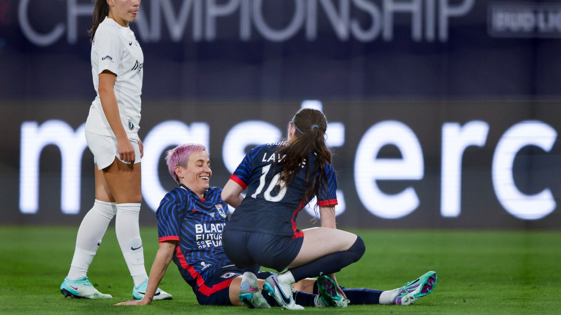 Rapinoe-OL-Reign
